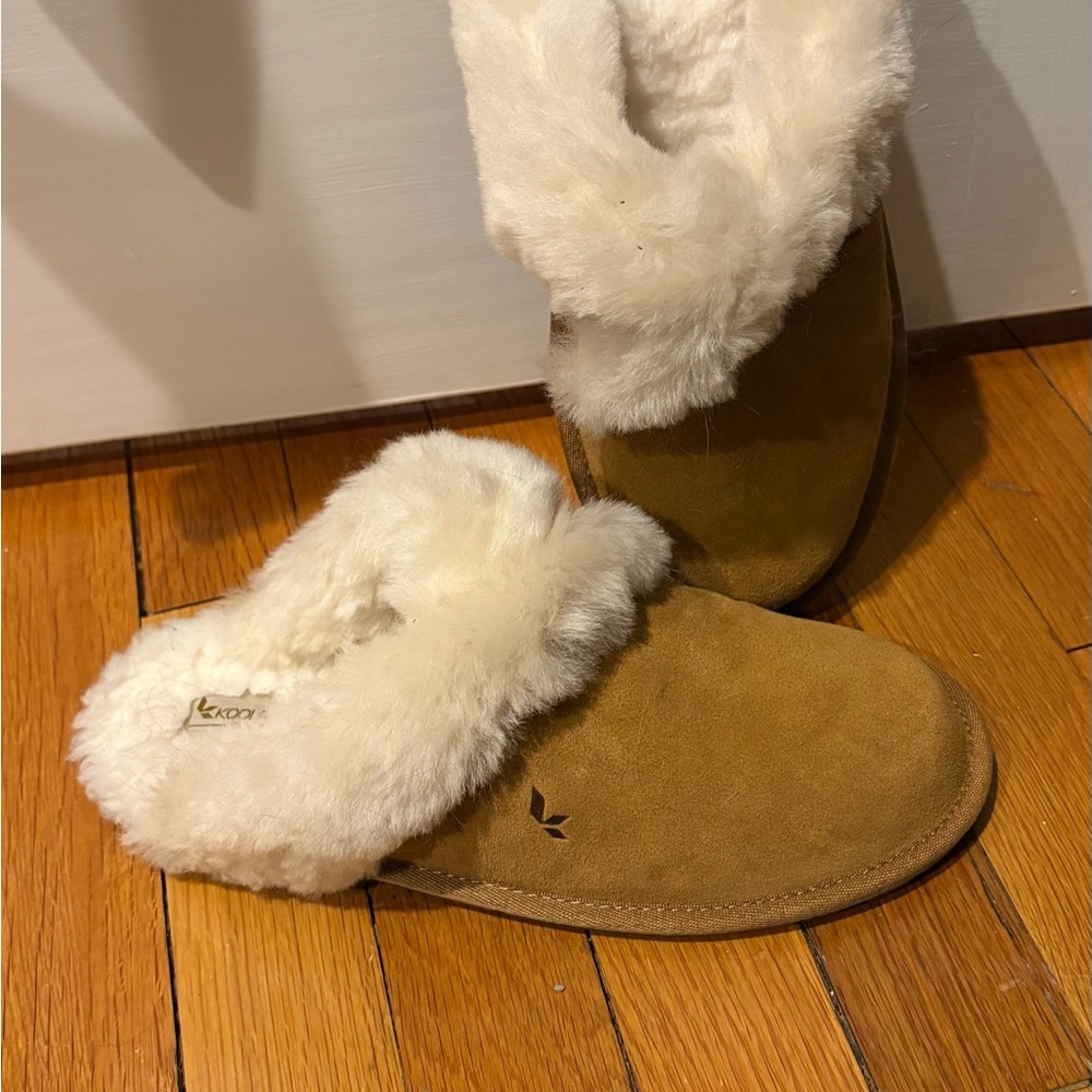 Koolaburra Tan and Cream Women's Slippers